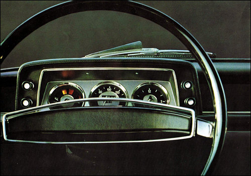 Driver's Information console in the 1966 BMW 1600