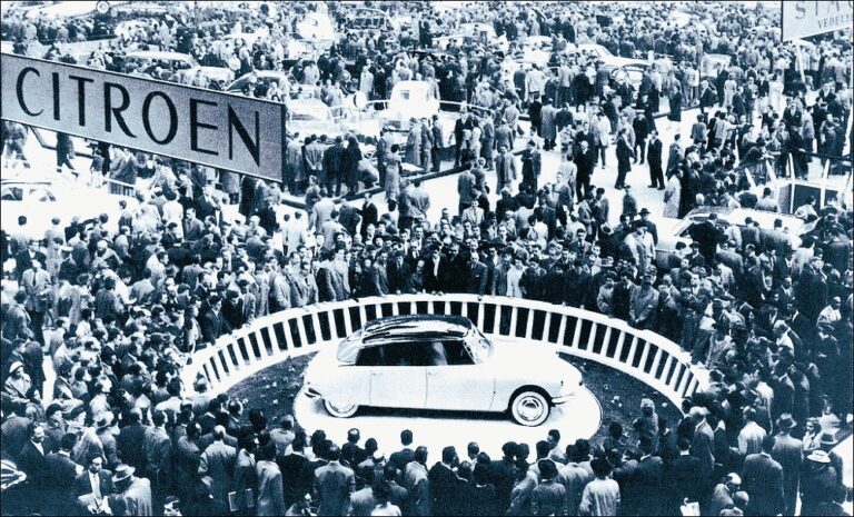 Image of the Launch of the Citroen DS 1955
